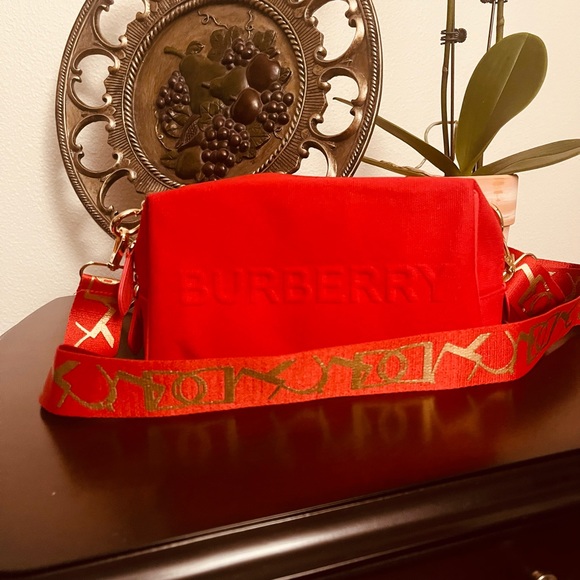 Burberry bag - Picture 3 of 8